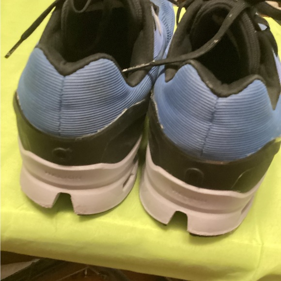 - OC  sneakers Sz 11 - Picture 5 of 11